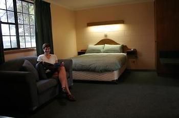 Bridport Bay Inn Extérieur photo